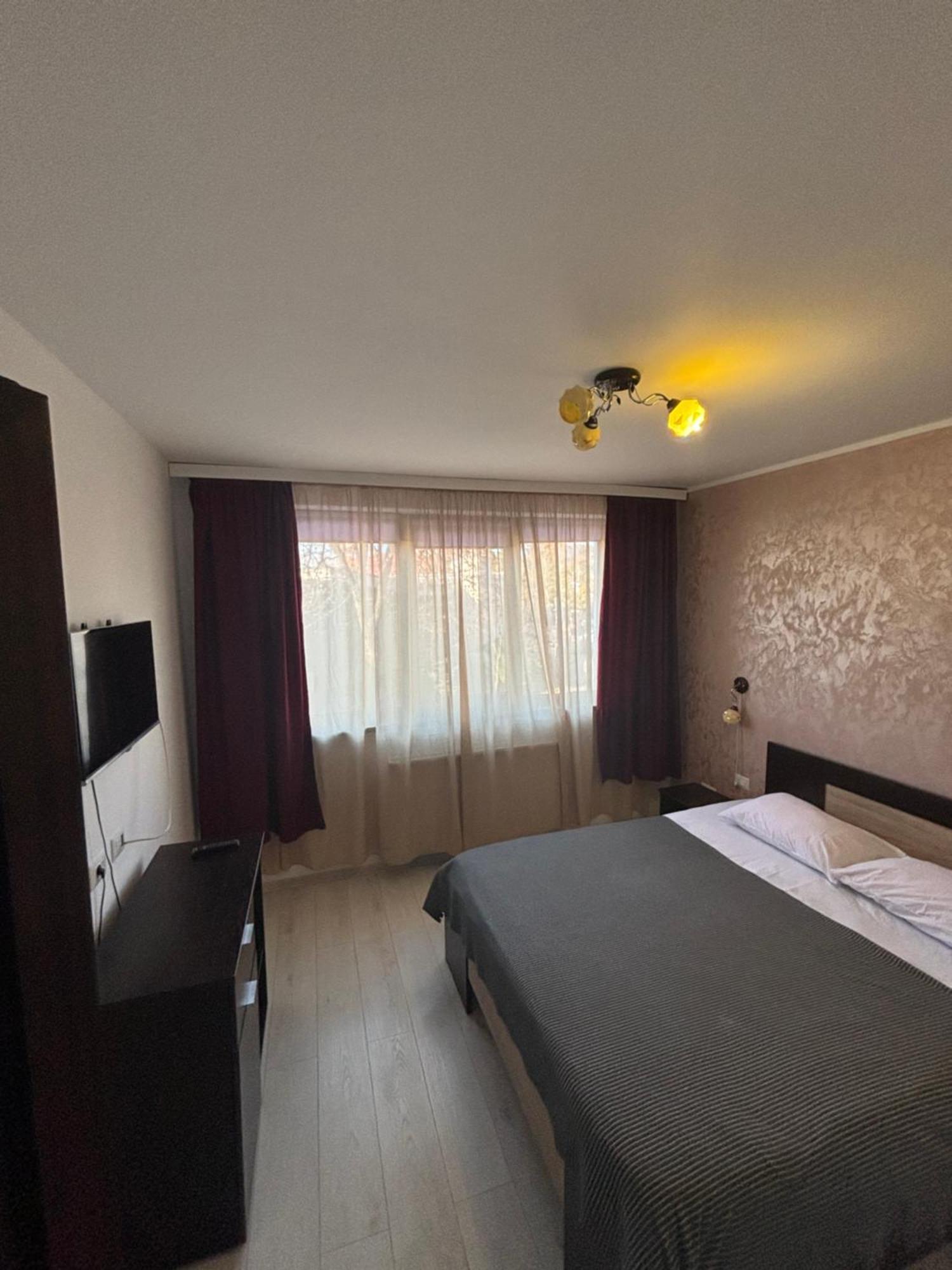 Km 0 Residence Piatra Neamţ エクステリア 写真