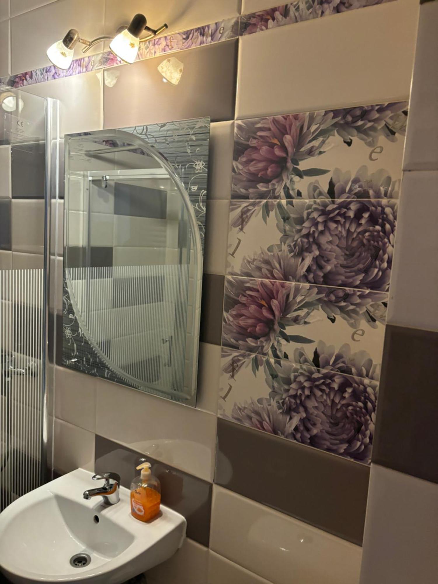 Km 0 Residence Piatra Neamţ エクステリア 写真
